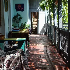 Apartment Lets Go -, Tbilisi